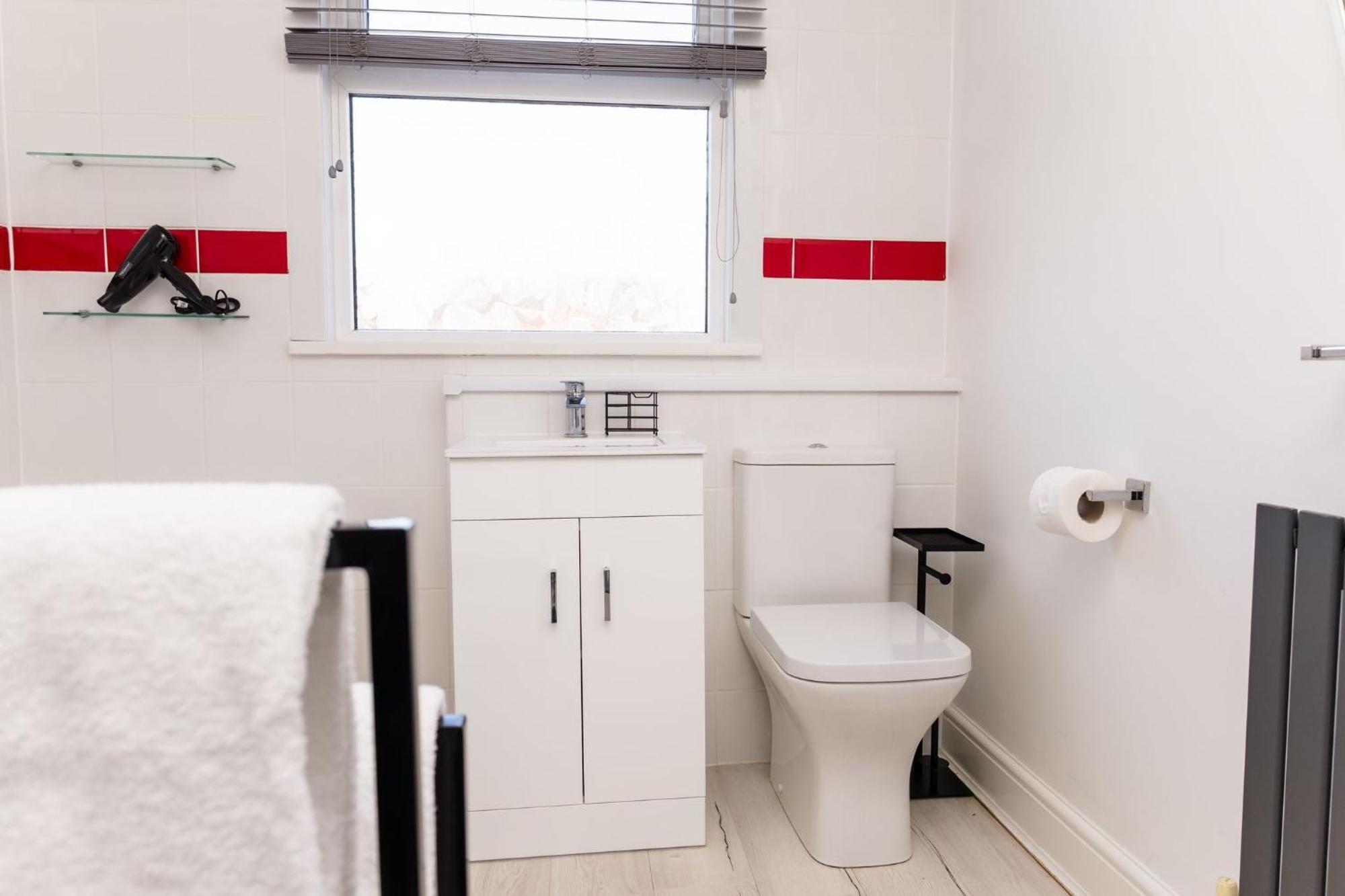 Вилла Muriel Retreat - Central Location - Free Parking, Fast Wifi, Smarttv With Netflix By Yoko Property Редкар Экстерьер фото